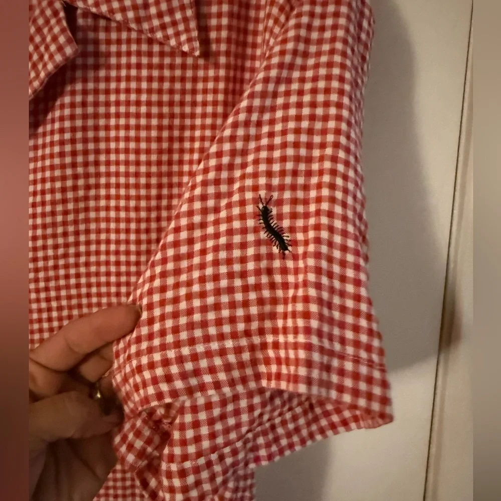Fashion Brand Company Bugs Picnic Buttondown Shirt - Picture 5 of 7